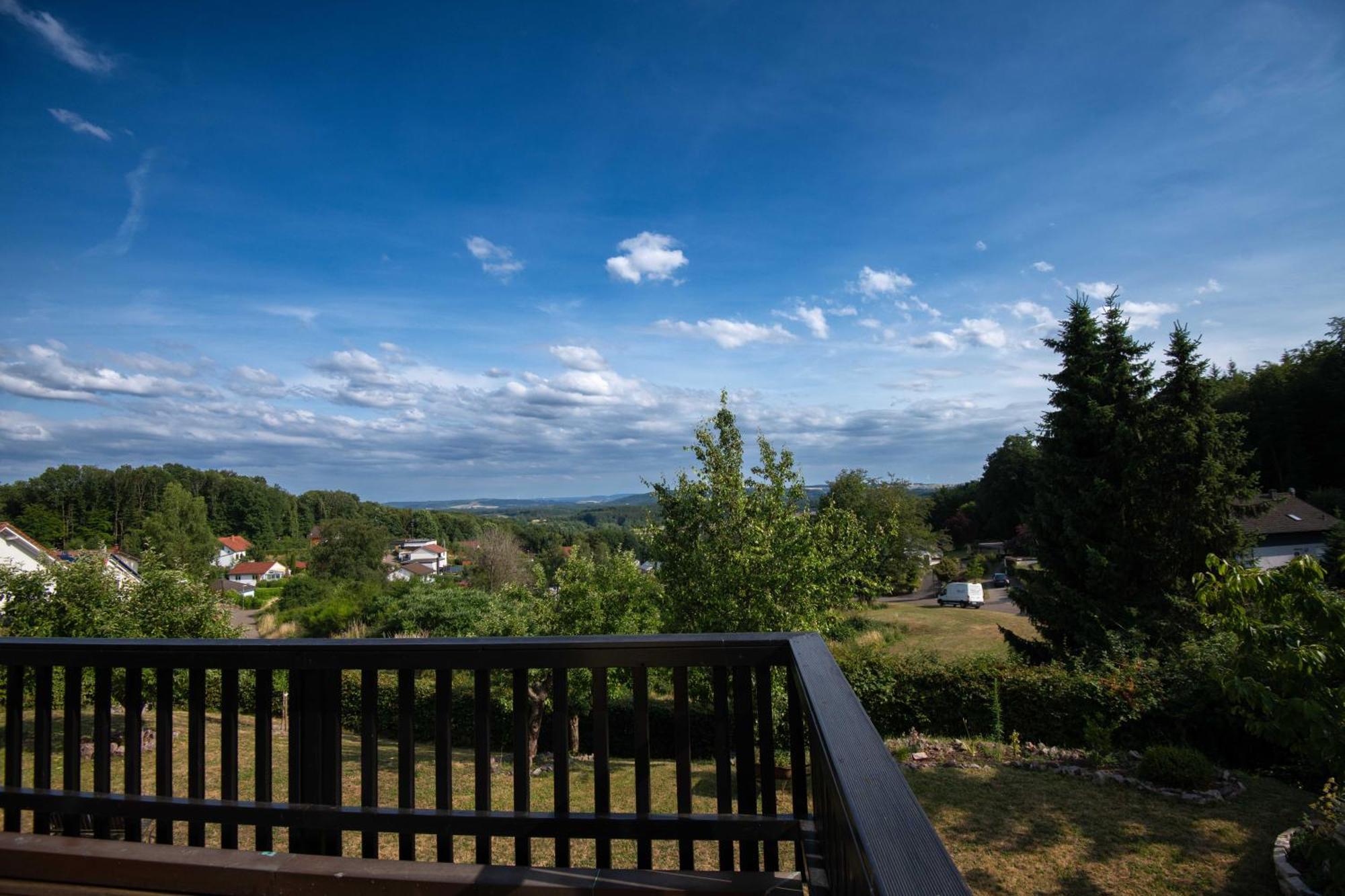 Sonnige Aussicht Vila Losheim Exterior foto